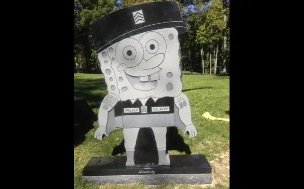 Retiran lápida con imagen de Bob Esponja por ser "inap