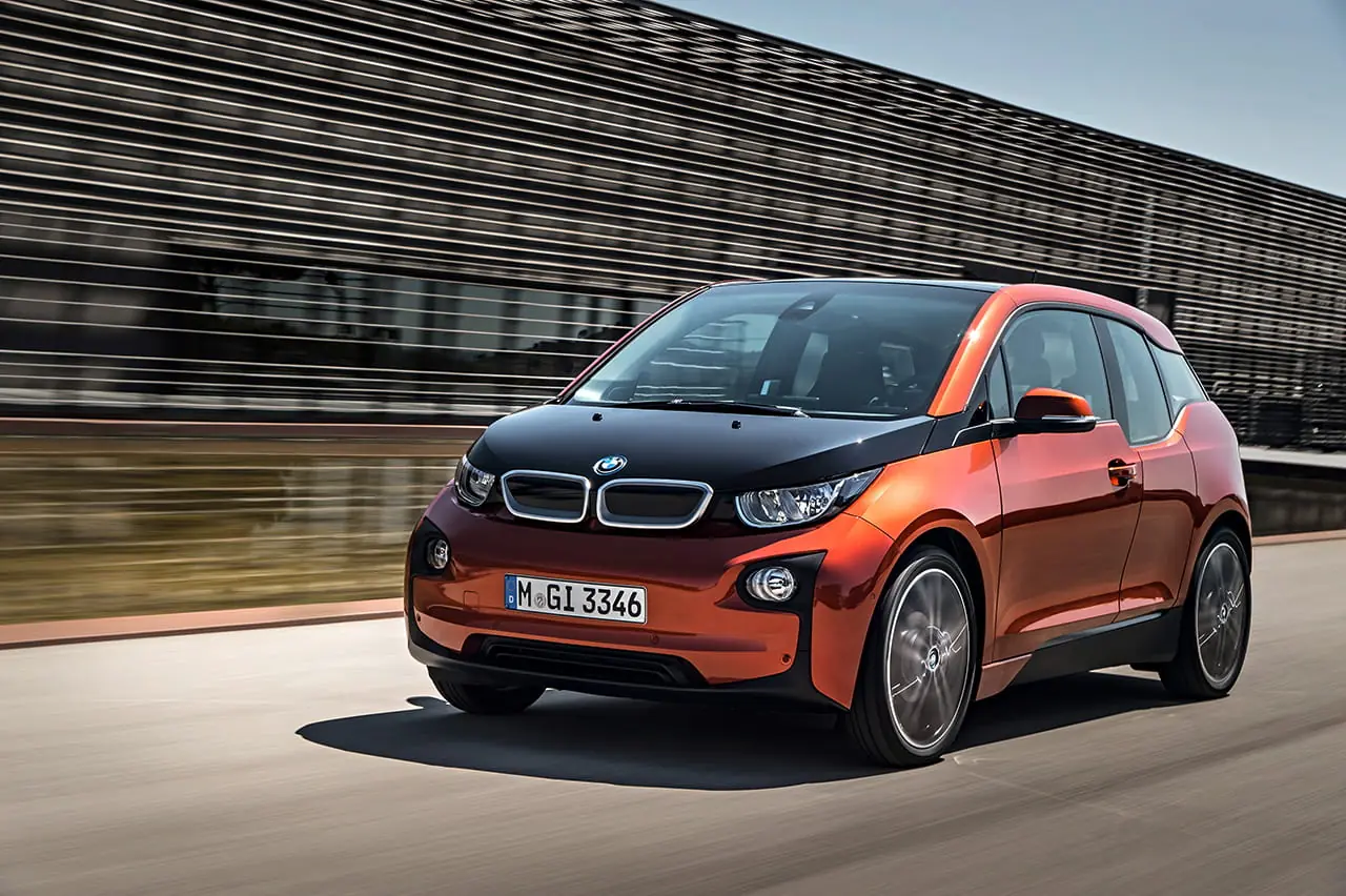 BMW i3 - Auto Elétrico (Fotos y Video)