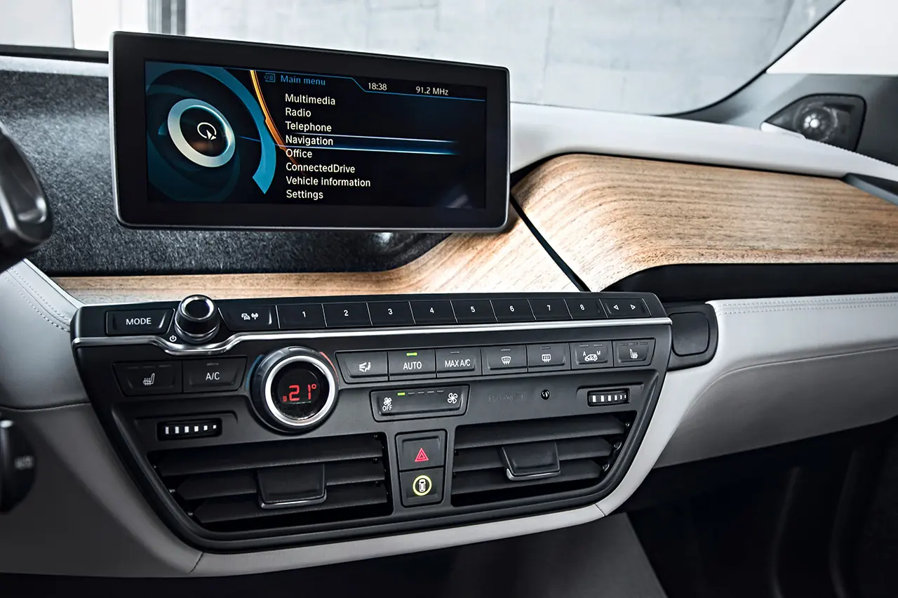 BMW i3 - Auto Elétrico (Fotos y Video)