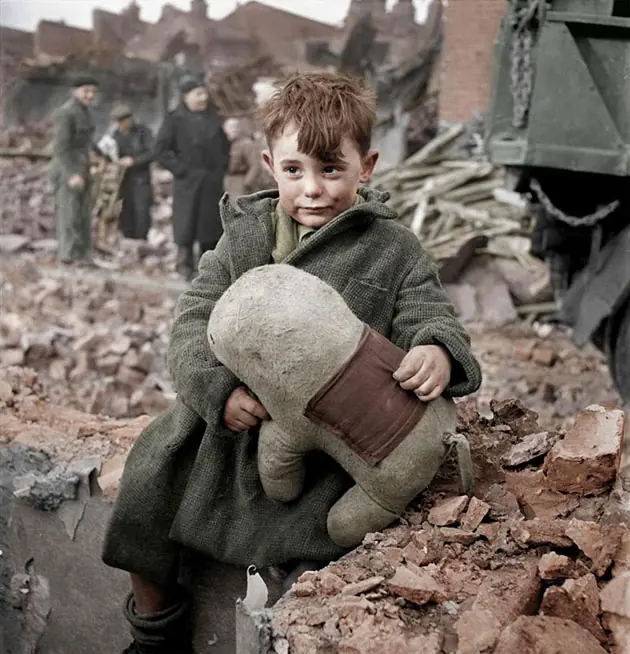 Fotos históricas en blanco y negro restauradas en color
