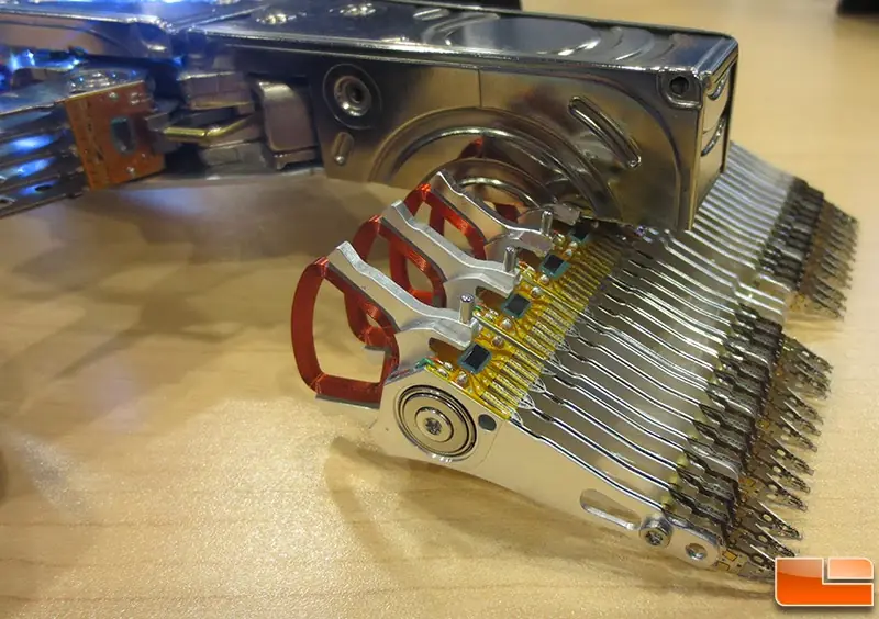 250 discos duros Western Digital para crear un genial F1