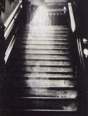 ¿Como se manifiestan los fantasmas?