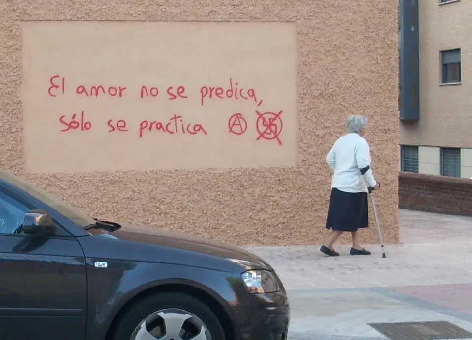 benedetti en las paredes