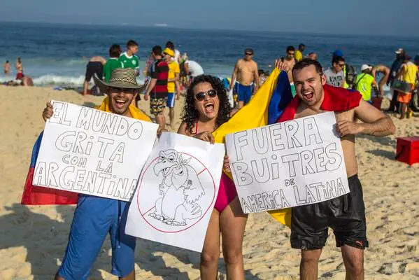 El mundo con Argentina: Fuera buitres de America Latina