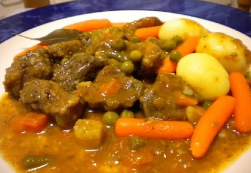 Guiso con carne de ternera...