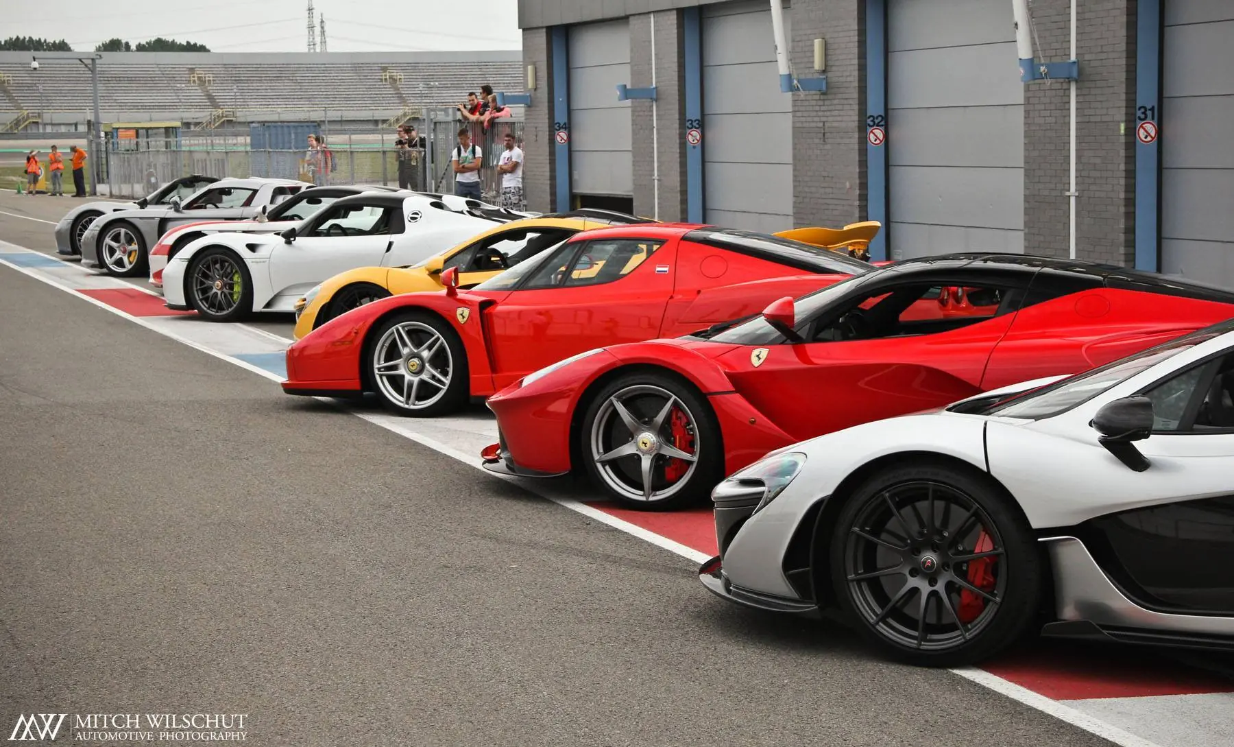 te gusta Ferrari entra (imagenes para tu escritorio)