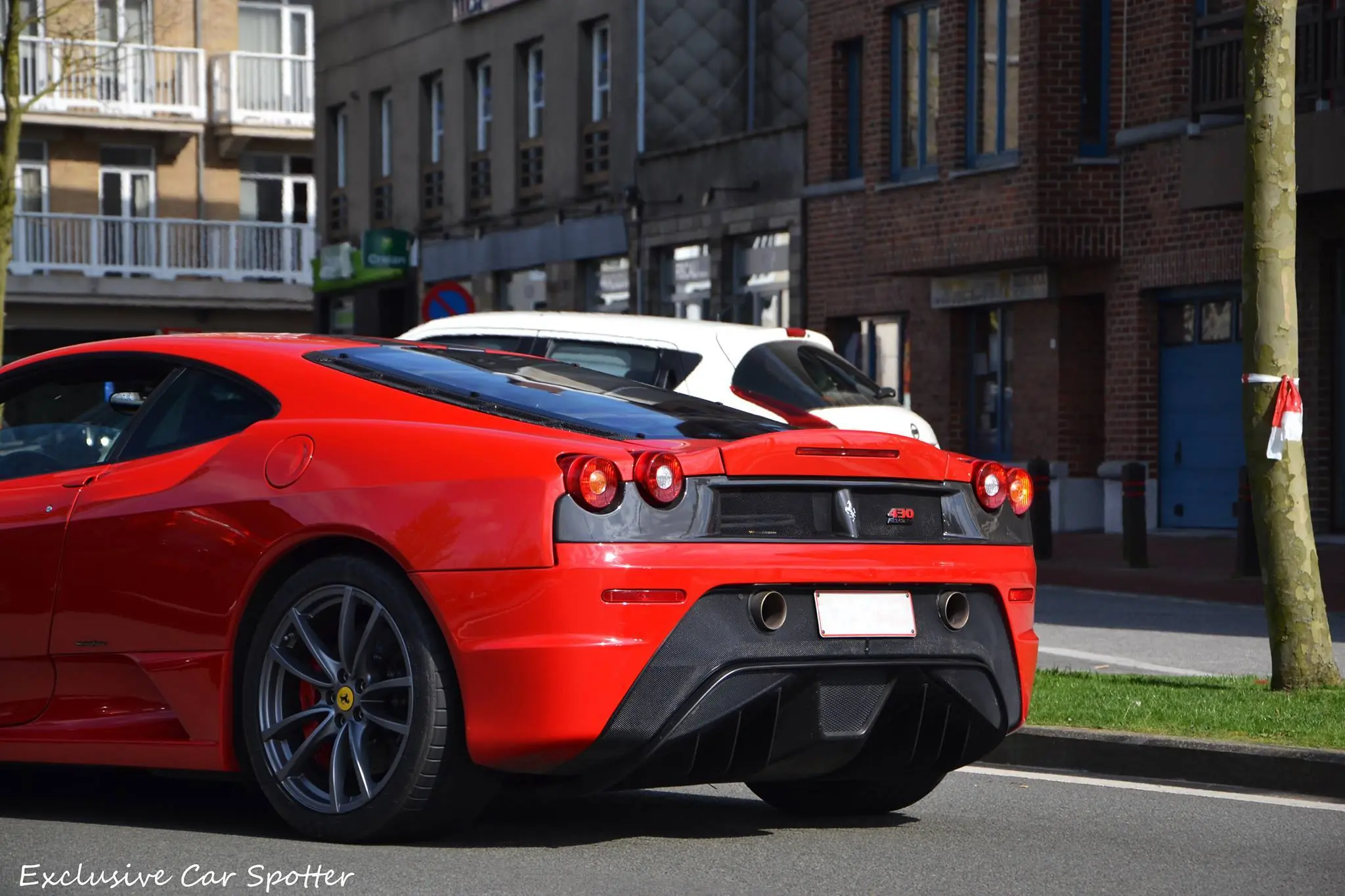 te gusta Ferrari entra (imagenes para tu escritorio)