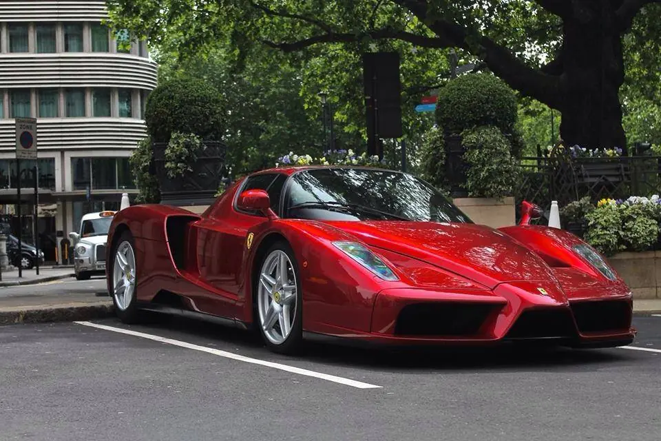 te gusta Ferrari entra (imagenes para tu escritorio)