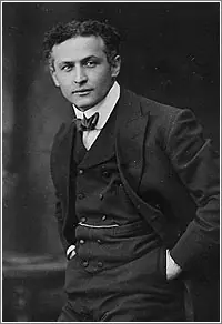Harry Houdini: la vida del escapista