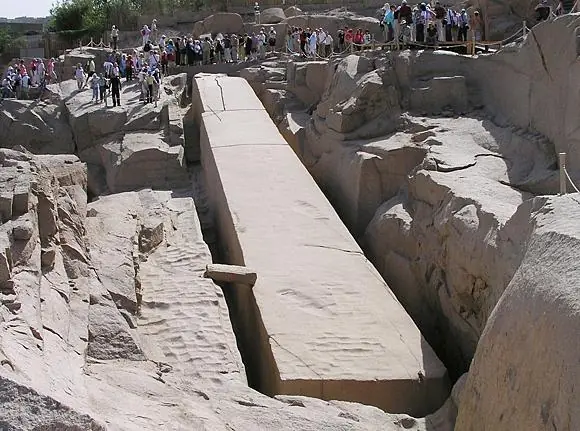 El Gigantesco Obelisco Inacabado de Egipto