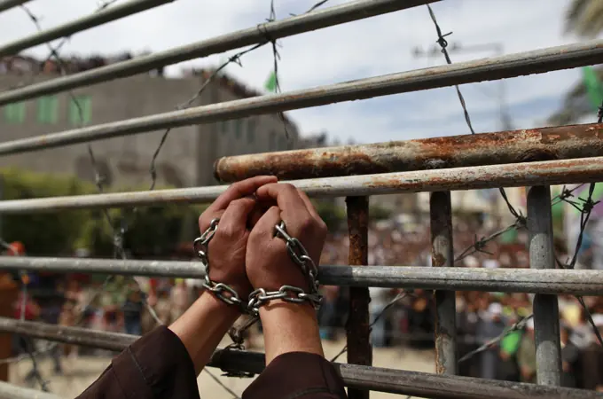 Entre los palestinos secuestrados en cárceles israelíes y lo