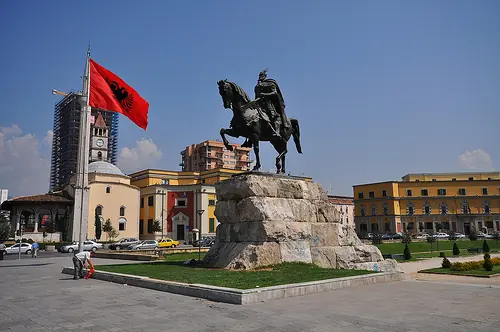 Conociendo Tirana, Albania.