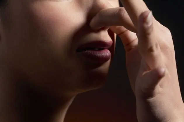¿Por qué los pedos huelen mal?