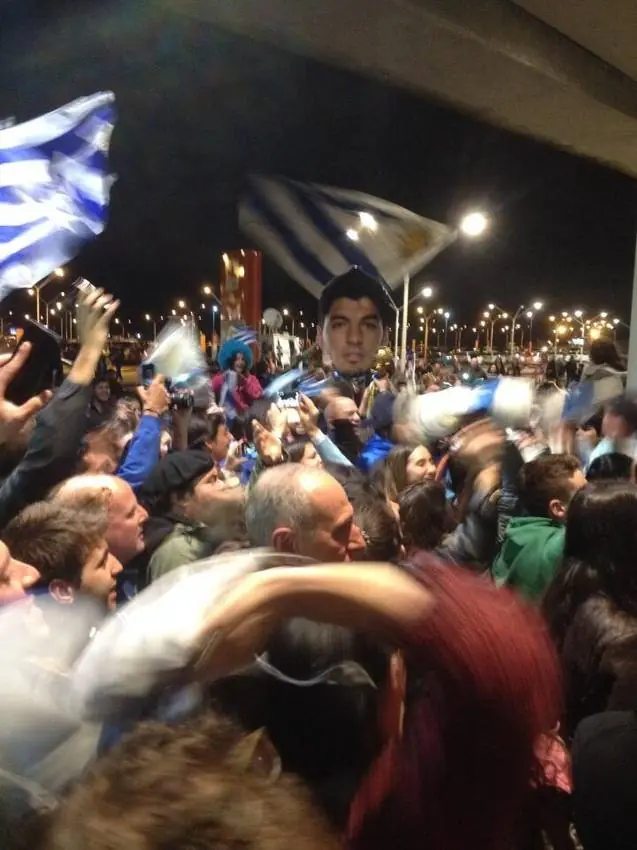 Una multitud espera a Suárez