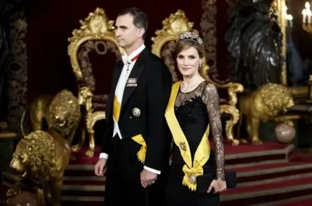la monarquia renovada en españa... como el nuevo pri