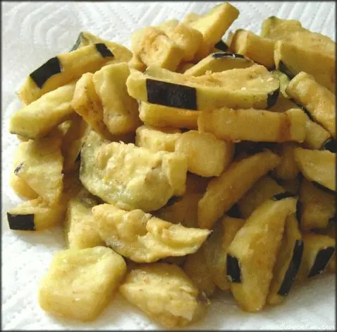 Papas fritas de berenjena
