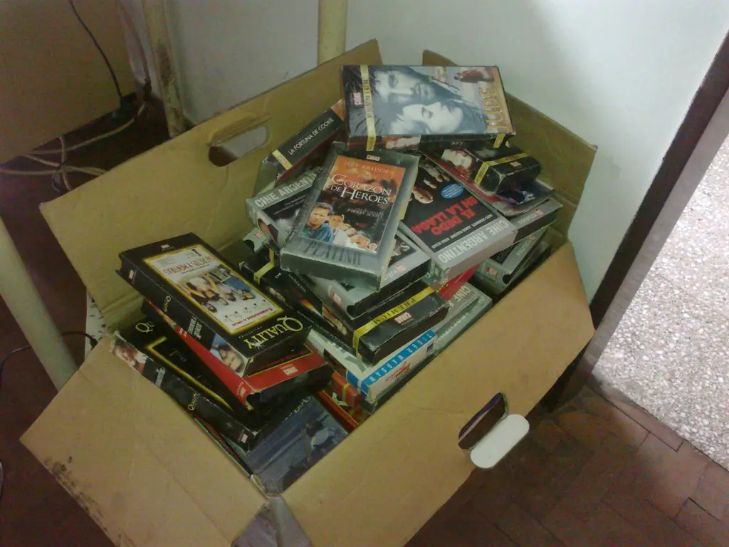 Hice uan mesita con VHS y te lo muestro