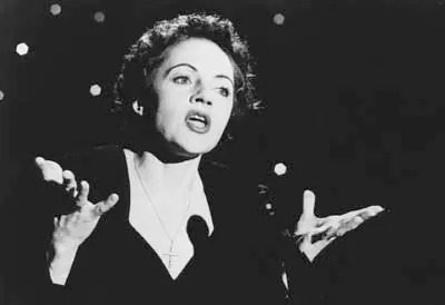 Edith Piaf, hoy 48 años de su muerte.