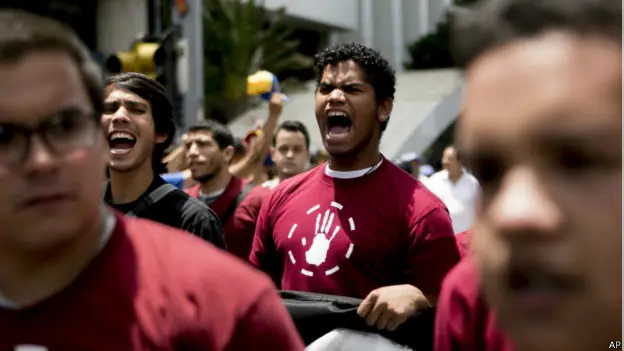 Venezuela: al menos 20 heridos en protestas contra Maduro