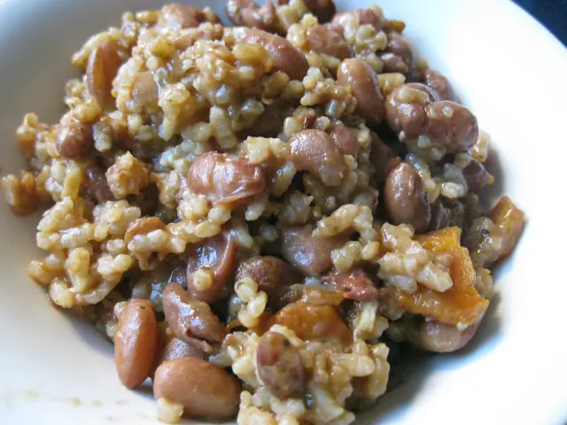 Alubias pintas con arroz