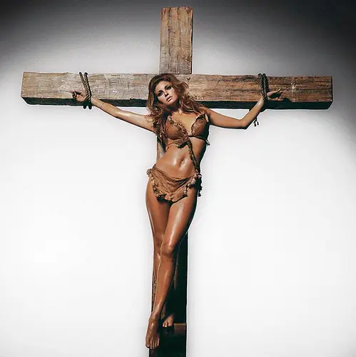 Los delitos de la Iglesia contra la mujer