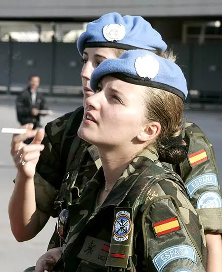 Soldados (das) Españoles (olas) detienen a Bin Laden