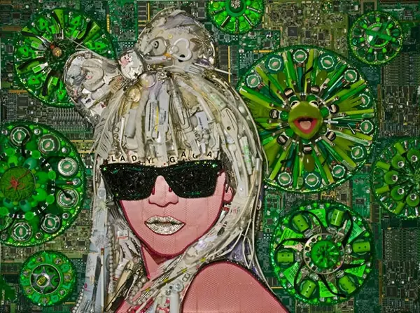 Mosaicos de famosos con materiales de lo más diversos