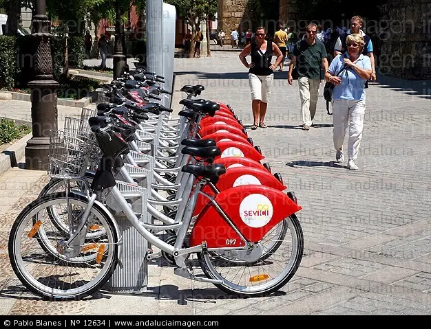 Razones por las que preferir una bicicleta a una mujer