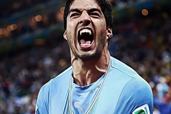 ¿Qué es más probable: que te muerda Luis Suárez o un tiburón