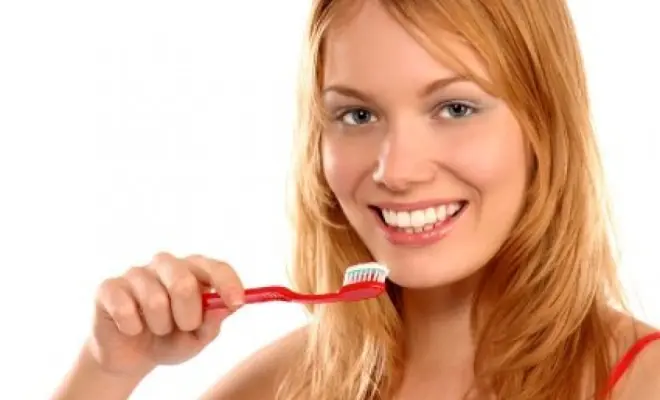 Crean la primera pasta de dientes que ayuda a adelgazar