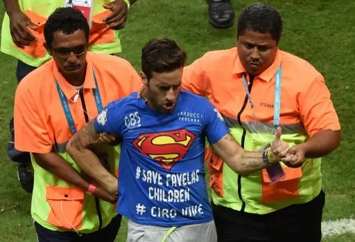 ‘Invasor’ de cancha que pidió ayuda para niños de fave