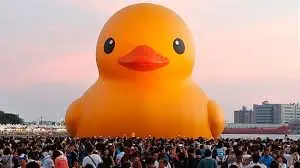 Se pinchó el pato gigante