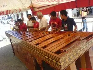 la marimba mas grande del mundo y la marimba redonda