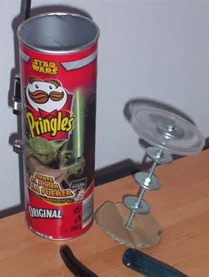 Construcción antena Wifi con un bote de patatas Pringles
