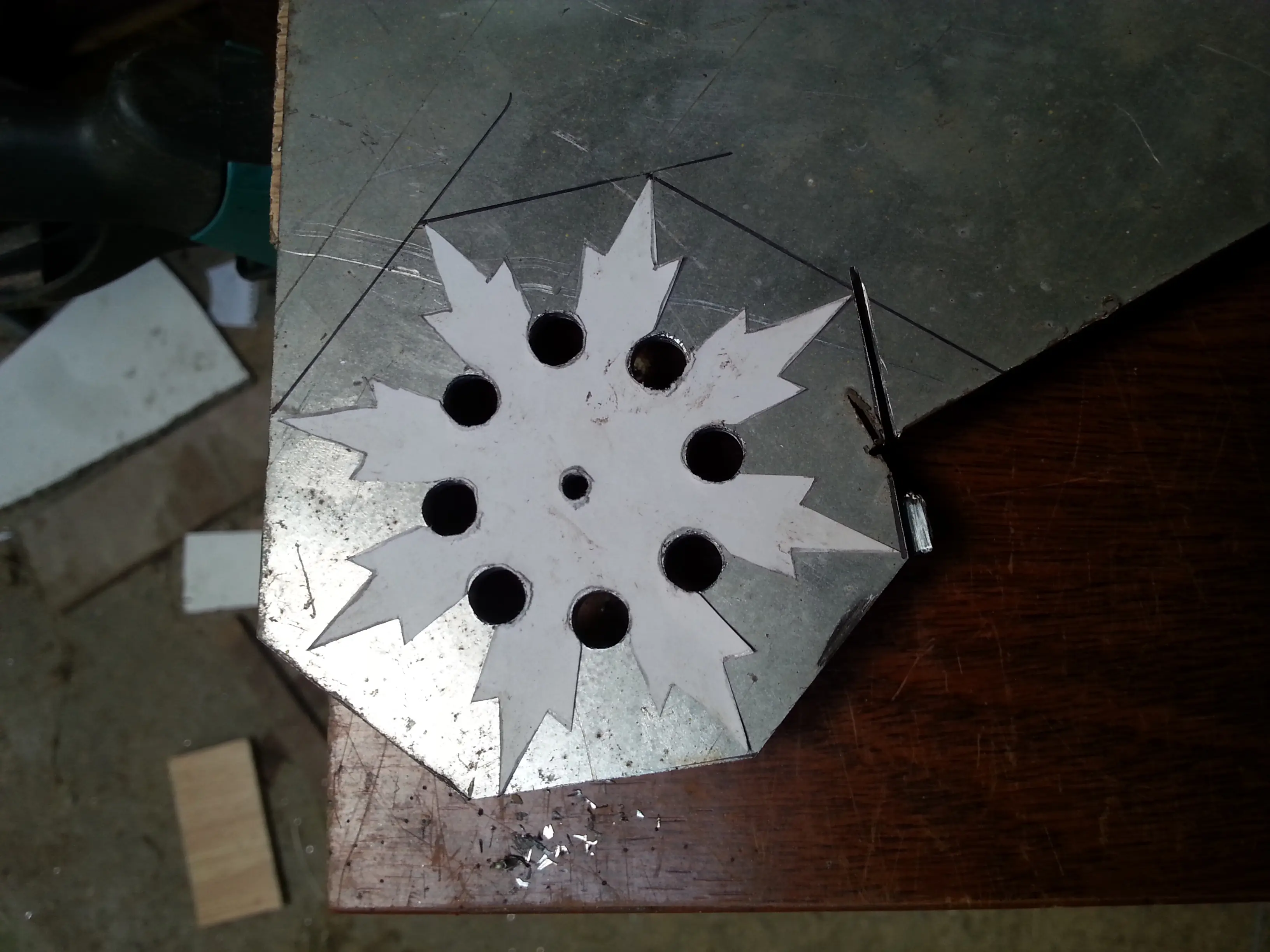 Hice unas estrellas ninja (shuriken) y te lo muestro.