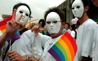 ¿Quién financia al lobby gay-lésbico?