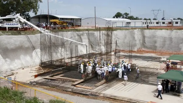 Comenzó la construcción del primer reactor nacional