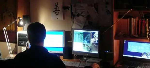 Depresión aumenta al navegar,ver la televisión por la noch