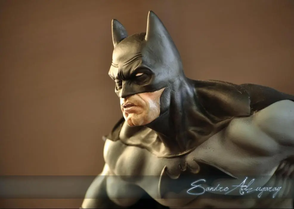 Escultura de Batman por Sandro Alzugaray
