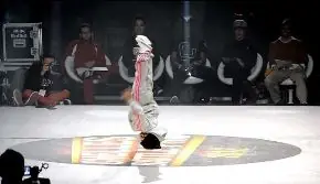 Niña de 6 años sorprende bailando break dance