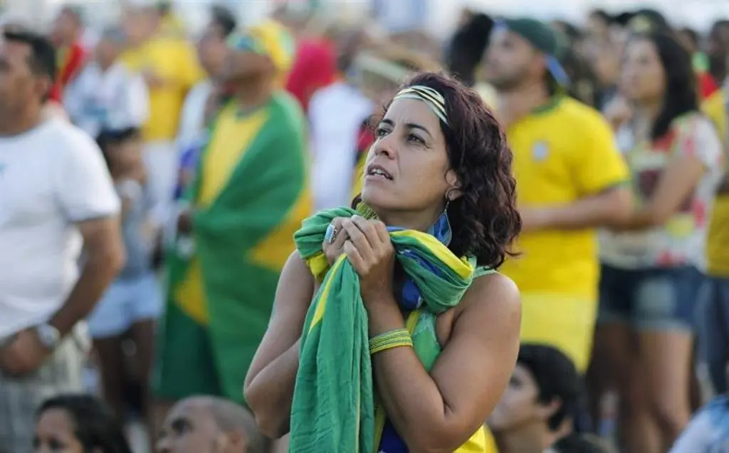 Industria y políticos usan el futbol para sus fines: expert