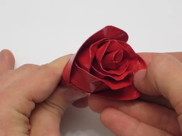 Hacele una Rosa a tu novia con tus propias mano (y cinta)