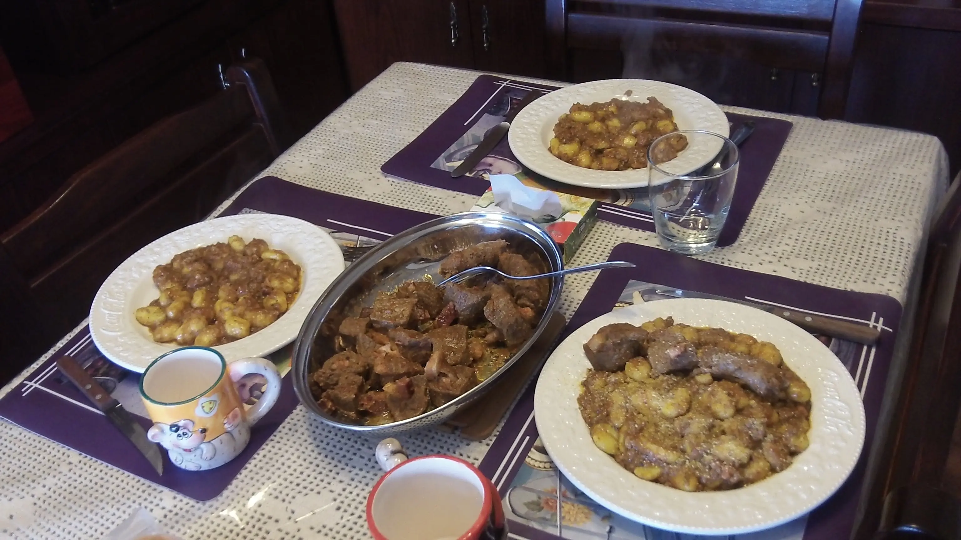 Ñoquis con estofados, receta de la abue, (prop. cert.)