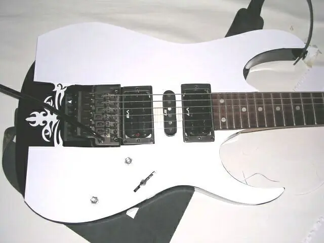 ¿Como fabricar un pickguard de guitarra propio?
