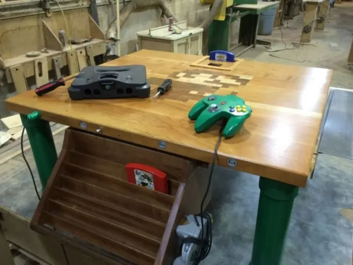 Se hizo una mesa Nintendo mario kart