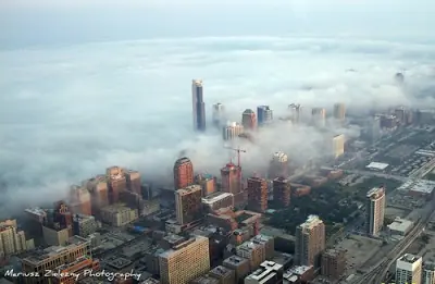 Ciudades conquistadas por la niebla