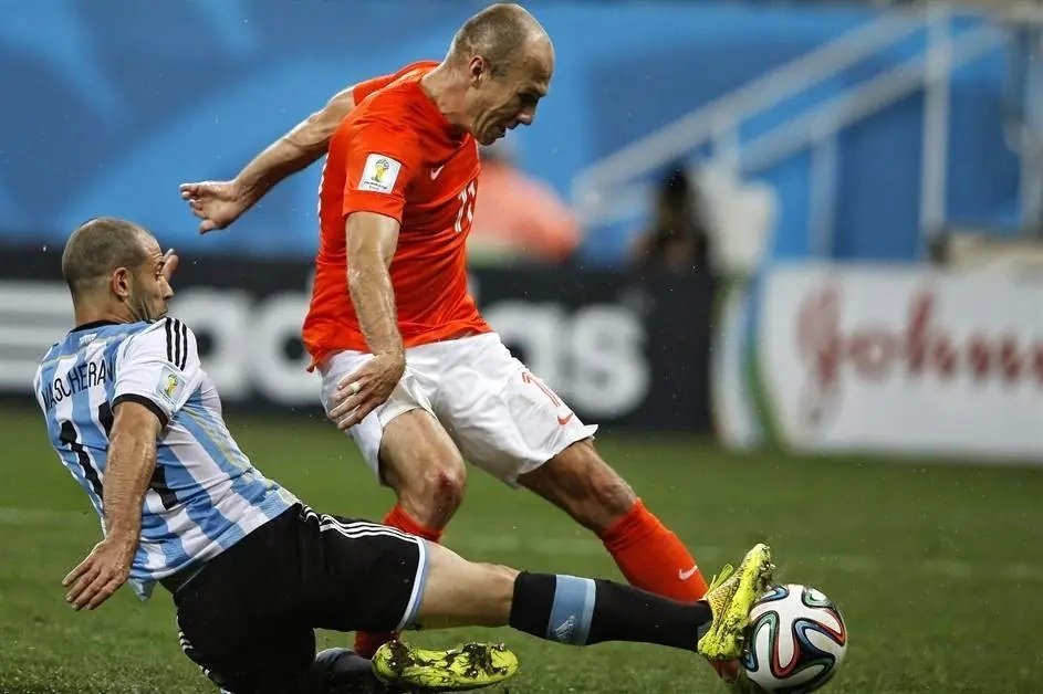 Dibuje a Masche y a Robbin en Paint y te lo muestro