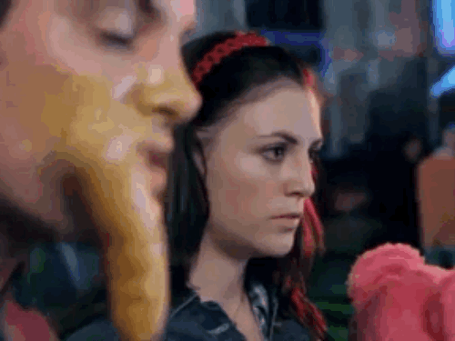 25 GIFs cómo se siente intentar tener relaciones borracho