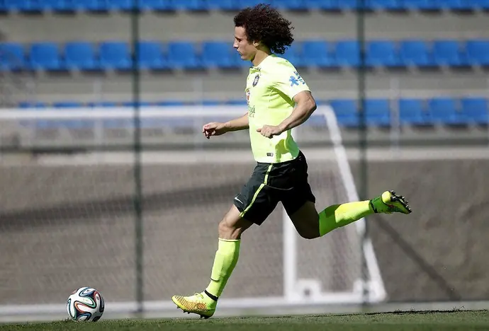 David Luis en duda contra Chile (octavos)