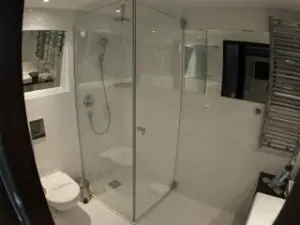 Usuarios de Android usan más su móvil cuando van al baño